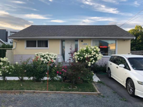 Shady Willow Guest House - Private Small Compact Rooms with separate entrance - No Locals